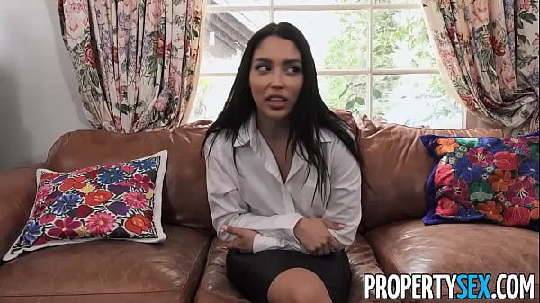วิดีโอใหม่ยอดนิยม PropertySex Horny Housewife Fed up with Husband Bangs Real Estate Agent รายการ