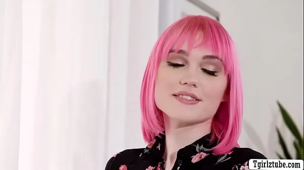 Büyük TS pink haired fucks her online date yeni Video