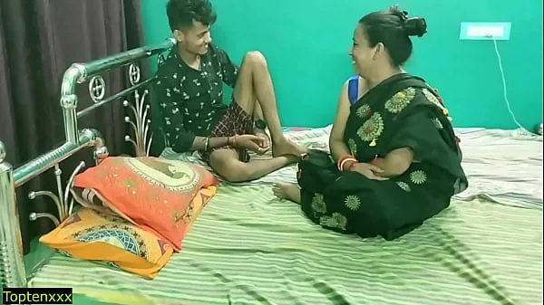 Indian hot wife shared with friend! Real hindi sex Video mới lớn
