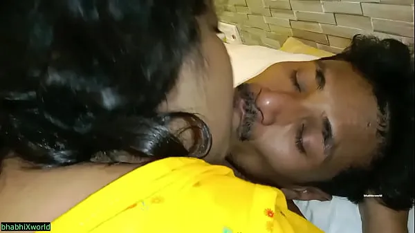 Hot beautiful Bhabhi long kissing and wet pussy fucking! Real sex Video baru yang besar