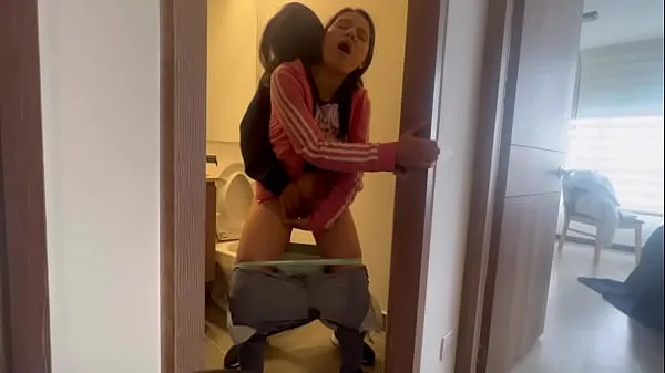 Veliki My friend leaves me alone at the hot aunt's house and we fuck in the bathroom novi videoposnetki