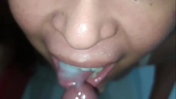 I catch a girl masturbating with a dildo when I stay in an airbnb, she gives me a blowjob and I cum in her mouth, she swallows all my semen very slutty. The best experience Video baru yang besar