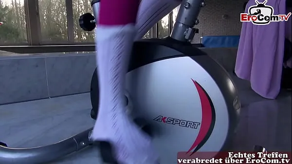 german petite blonde athletic fitness slut with pink leggings Video baharu besar