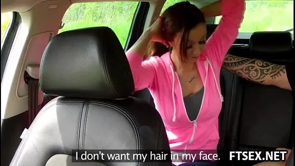 بڑے Brunette teen pays the taxi with blowjob نئے ویڈیوز