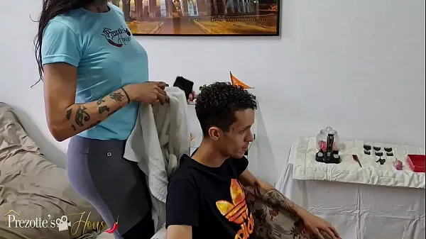 Big Sabrina Prezotte opens a Beauty Salon and she welcomes her clients for a good haircut and hot, strong sex new Videos