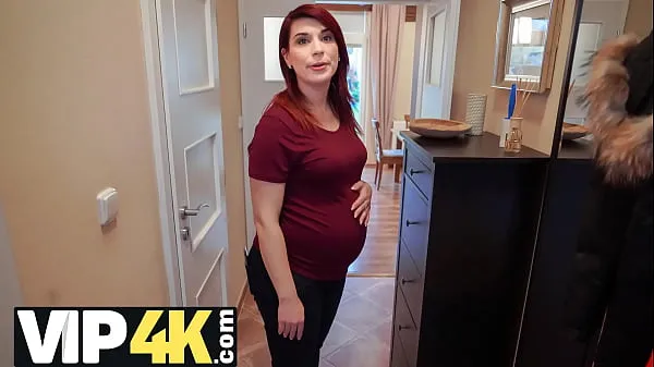 Grote DEBT4k. Bank agent gives pregnant MILF delay in exchange for quick sex nieuwe video's