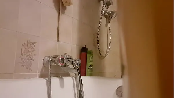 Μεγάλα Spying on your beautiful Italian stepmother in the shower you are such a lucky stepson νέα βίντεο
