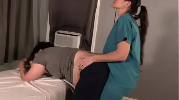 Grote Nurse humps her patient nieuwe video's