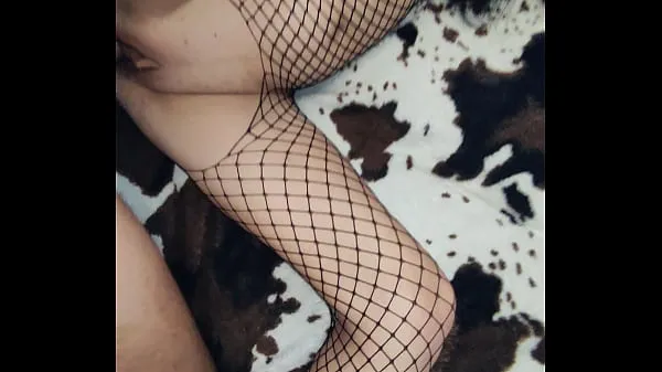 Μεγάλα in erotic mesh bodysuit and heels νέα βίντεο