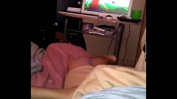 Homemade sex while watching a movie Video baru yang besar