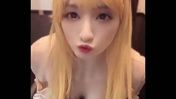 大きなIndividual photo Video masturbating by a beautiful woman with a long blonde新しい動画