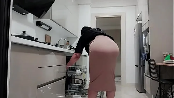 Μεγάλα my stepmother wears a skirt for me and shows me her big butt νέα βίντεο