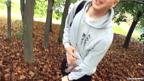 Duże Twink Blonde On His Way Home When He Bumps Into A Guy Who Wants His Dick Fucked And Pay At The Same Time - BigStr nowe filmy