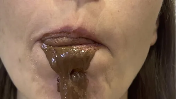 Chocolate Eating, Chocolate Spit and Chocolate Saliva Video baru yang besar