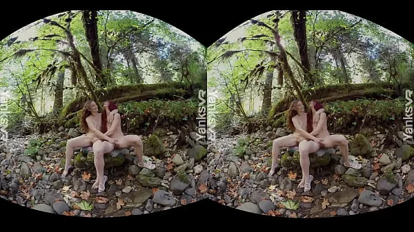 Yanks lesbian babes Ana Molly and Belle pleasing their slick cooshies in this hot 3D virtual reality video Video baru yang besar