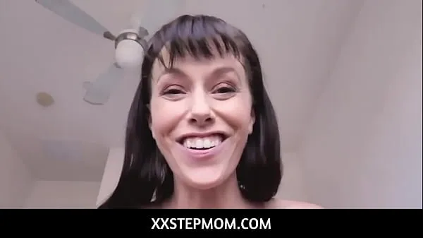 Having Sex With My Stepmom When Husband is Out - Alana Cruise مقاطع فيديو جديدة كبيرة
