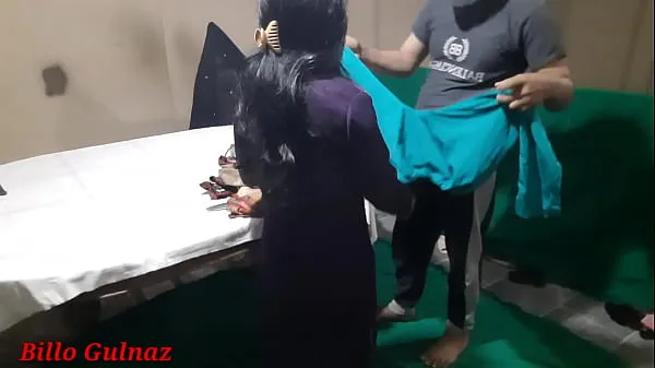 Μεγάλα Indian bhabhi Seduces ladies tailor for fucking with clear hindi audio, Tailor Fucking Hot Indian Woman at his Shop Hindi Video, desi indian bhabhi went to get clothes stitched then tailor fucked her νέα βίντεο