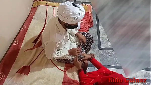 बड़े This horny stepfather didnt spare his newly married stepdaughter when she was home alone. He convinced her to suck his cock and then gradually progressed to fuck her shamelessly नए वीडियो