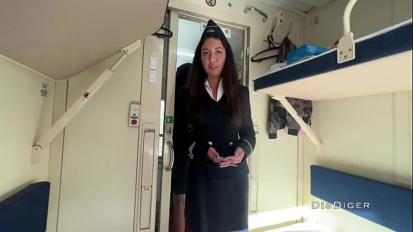 Grote Seduced the conductor on the train and fucked while she had a break nieuwe video's