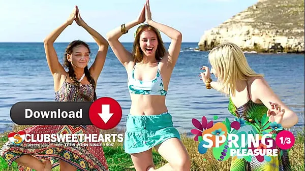 Teen lesbian outdoor yoga and sex مقاطع فيديو جديدة كبيرة