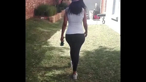 Sexy AnalEbony milf taking a walk Video baharu besar