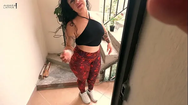 I fuck my horny neighbor when she is going to water her plants Video baru yang besar