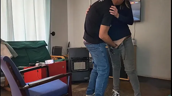 Grote Fucking my neighbors wife standing missionary while he is in the bathroom nieuwe video's