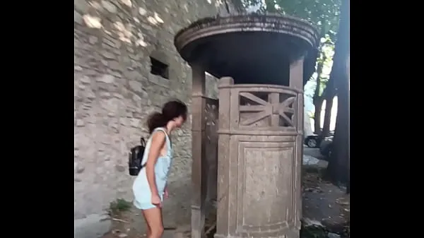 Grote I pee outside in a medieval toilet nieuwe video's