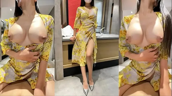 The "domestic" goddess in yellow shirt, in order to find excitement, goes out to have sex with her boyfriend behind her back! Watch the beginning of the latest video and you can ask her out مقاطع فيديو جديدة كبيرة