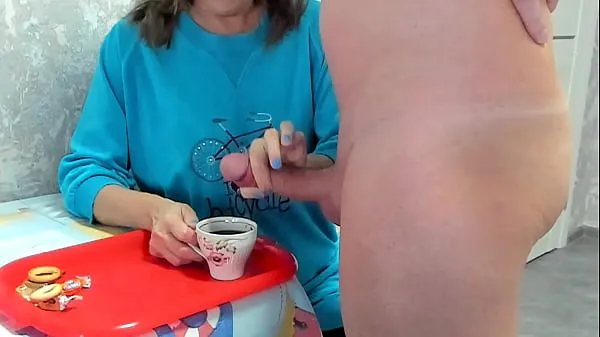 Stora Milf granny drinks coffee with cum taboo ,big dick huge load nya videor