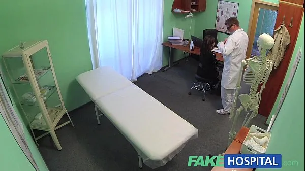Büyük Fake Hospital Sexual treatment turns gorgeous busty patient moans of pain into p yeni Video