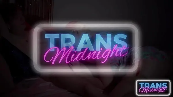 Hot Blonde Trans Sophia Bun Hungers For Bareback Video baru yang besar