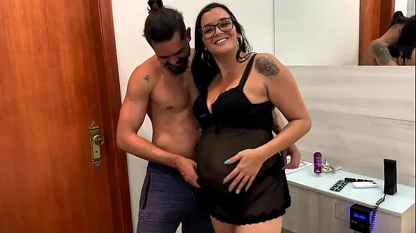 大They fucked the naughty pregnant woman without pity新视频