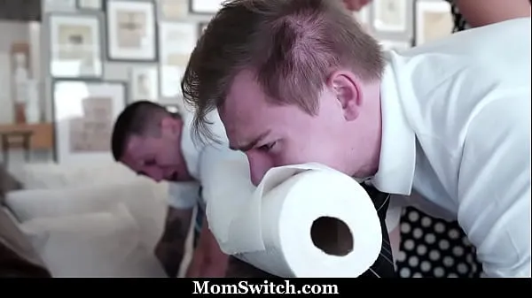 Stepmoms Discipline Their Stepsons by Spanking Them and Then Swapping and Fucking Them - Momswitch مقاطع فيديو جديدة كبيرة