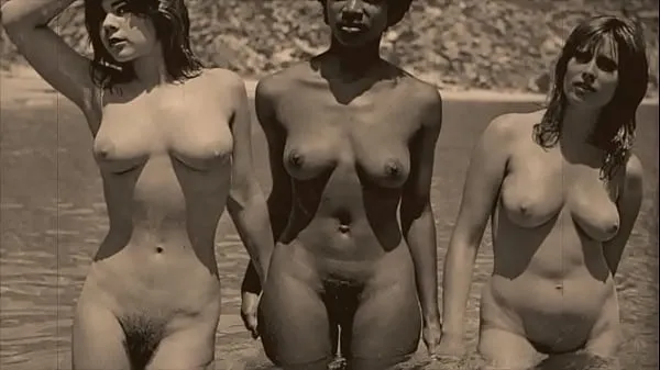 Vintage Interracial Lesbians Video baharu besar