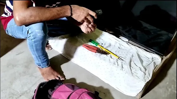 Big Tv mechanic boy tricked and fucked hindi audio new Videos