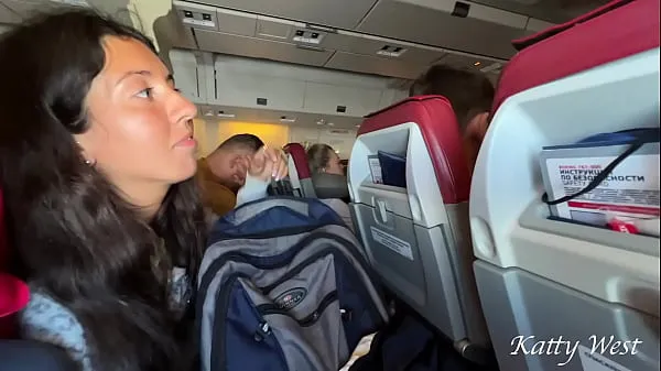 Grote Risky extreme public blowjob on Plane nieuwe video's
