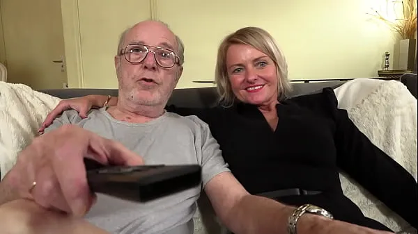 Blonde posh cougar in group sex while grandpa watches Video baru yang besar
