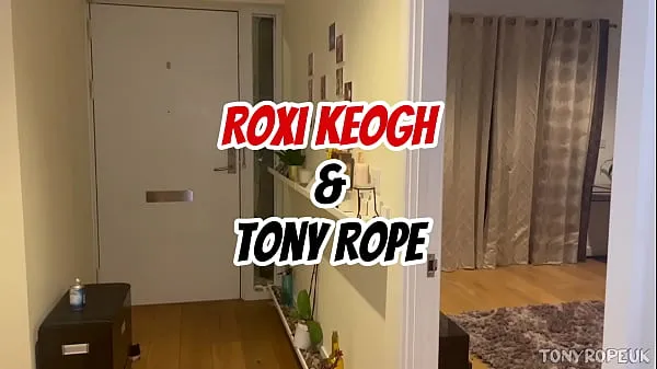 Store Roxi Keogh in The Naked Tailor nye videoer