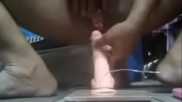 She's so horny, playing with her clit, poking her pussy until cum fills her pussy hole. Big pussy, beautiful clit, worth licking. When you see it, your cock gets hard and cums all the time Video baharu besar