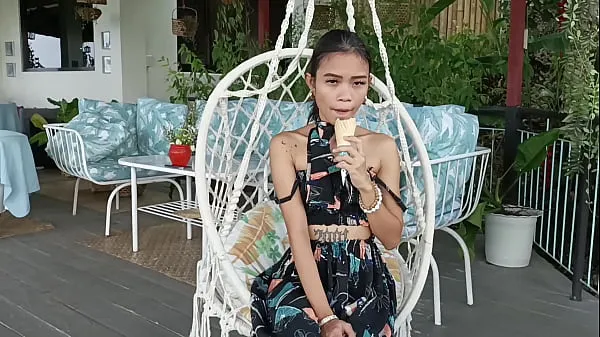 Store Skinny Asian babe eat ice cream and dick and sugar daddy eats her pussy and ass nye videoer