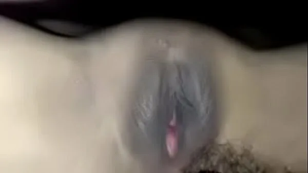 Licking a beautiful girl's pussy and then using his cock to fuck her clit until he cums in her wet clit. Seeing it makes the cock feel so good. Playing with the hard cock doesn't stop her from sucking the cock, sucking the dick very well, cummin Video baharu besar