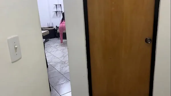 بڑے Stepdaughter Dancing Twerking with her Big Ass and her Stepfather can't Resist the Temptation نئے ویڈیوز