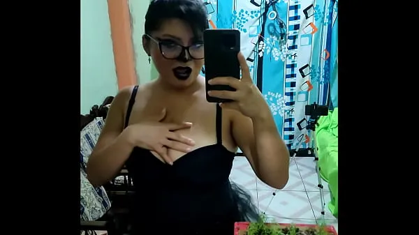 This is the video of the dirty old woman!! She looks very sexy on Halloween, she dresses as Dracula and shows her beautiful tits. he thinks he can still have sex and make homemade porn Video baru yang besar