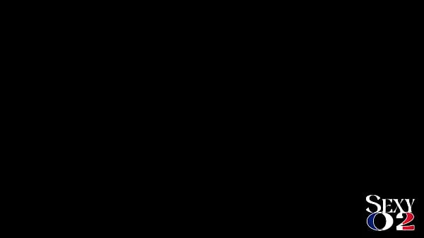 Grandes 1631 - Puta francesa con pantalones de cuero negros, corsé de algodón azul, tanga de satén gris, tacones altos, mamada, beso negro, estilo perrito y corrida facial vídeos nuevos