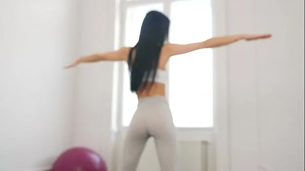 Grandes Fit18 - Simon Kitty - Garota letã com seios grandes totalmente naturais faz sexo na academia novos vídeos