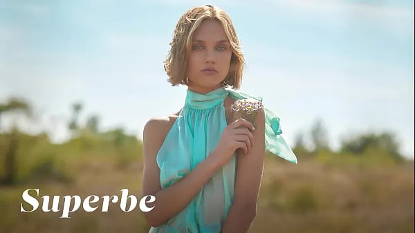 Büyük Ukrainian Blondie Hannah Ray Indulge In Sensual Solo Show - SUPERBE yeni Video