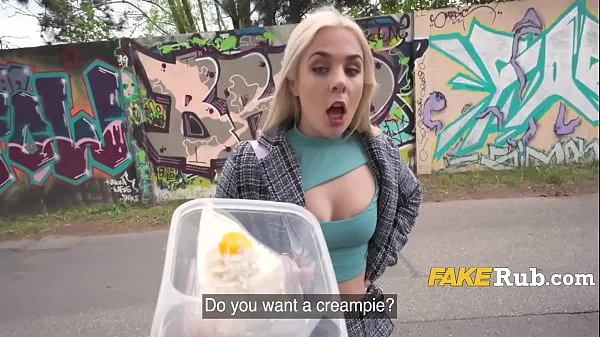 Grote Asking Random English Girl If She Wants A Creampie nieuwe video's