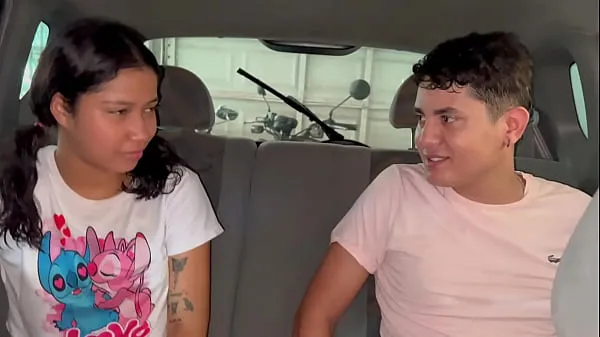 Little Latina gets hard fucked in her older stepbrother's car مقاطع فيديو جديدة كبيرة