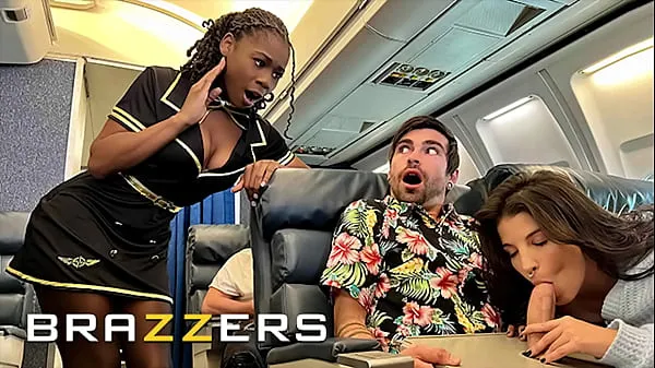 Lucky Gets Fucked With Flight Attendant Hazel Grace In Private When LaSirena69 Comes & Joins For A Hot 3some - BRAZZERS Video baharu besar